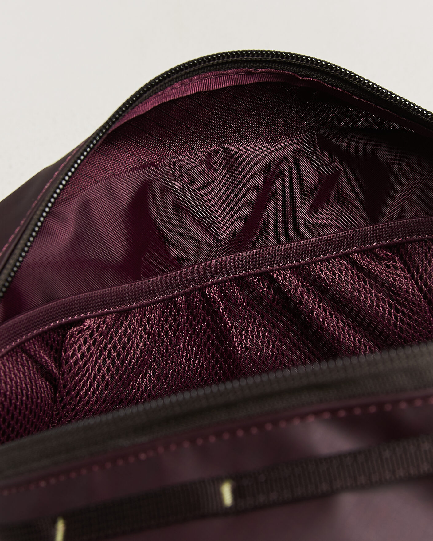Herren | Taschen | Patagonia | Black Hole Cube 3L Berry Fig