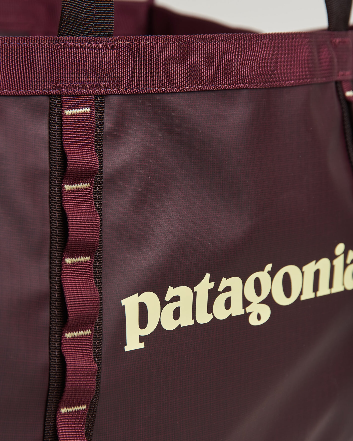 Herren | Taschen | Patagonia | Black Hole Tote 25L Berry Fig