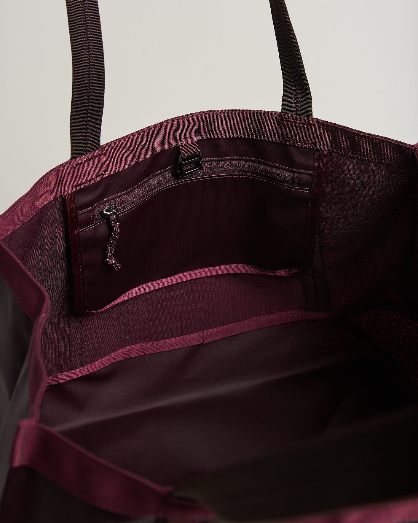 Herren | Taschen | Patagonia | Black Hole Tote 25L Berry Fig