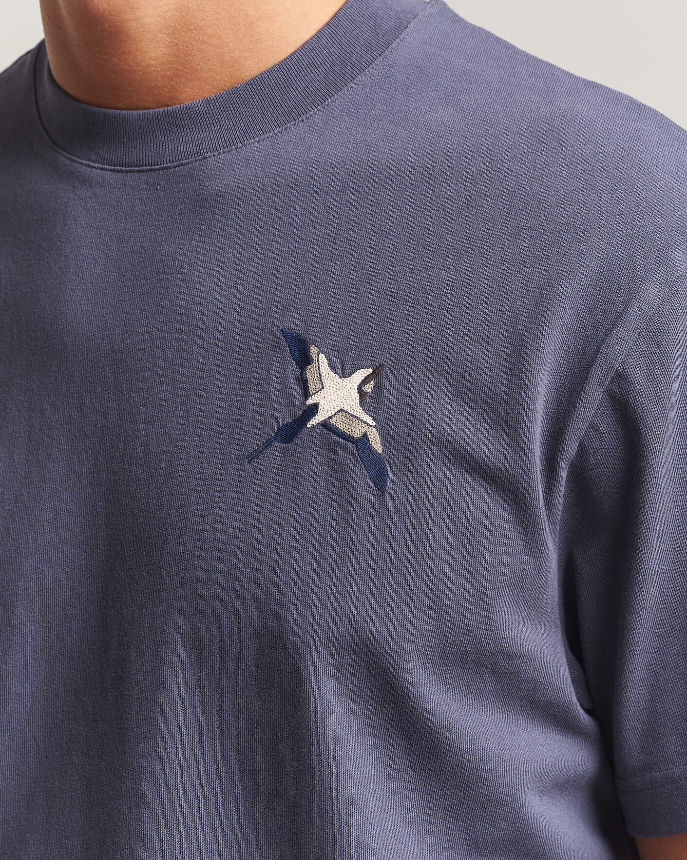 Herren | T-Shirts | Axel Arigato | Micro Bee Birt T-Shirt Smoke Grey