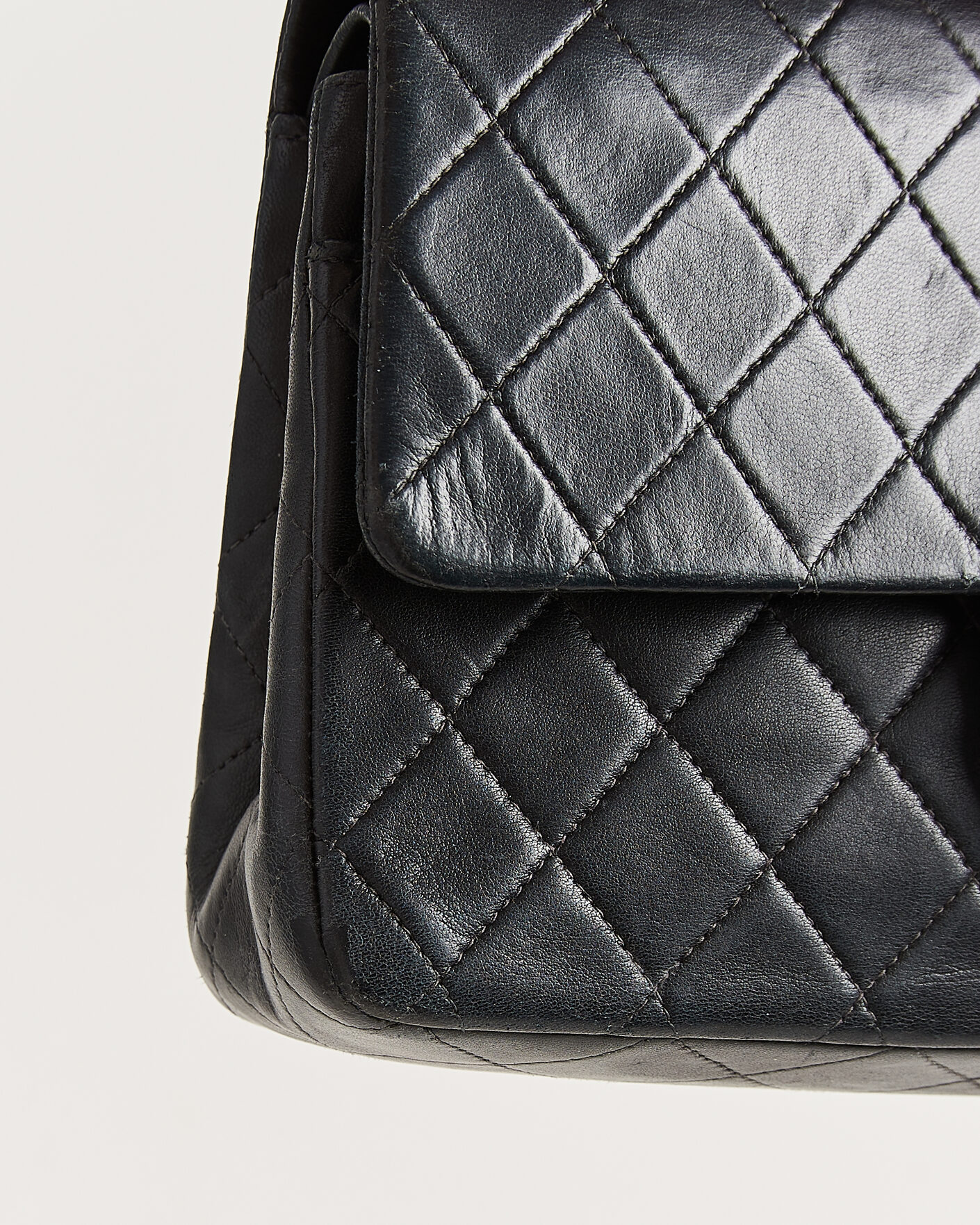 Herren | Pre-Owned & Vintage Bags | Chanel Pre-Owned | Classic Medium Double Flap Bag Lambskin Black