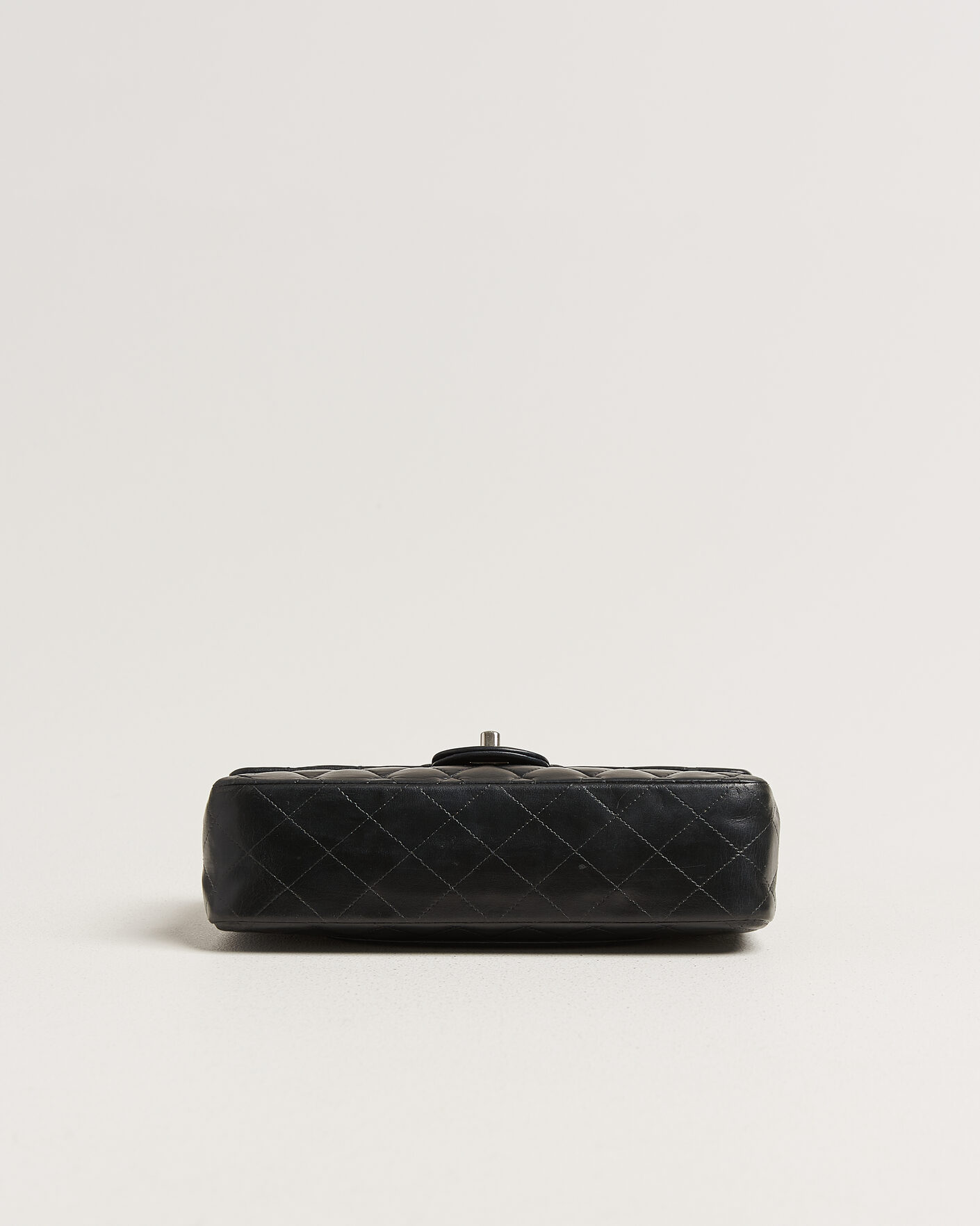 Herren | Pre-Owned & Vintage Bags | Chanel Pre-Owned | Classic Medium Double Flap Bag Lambskin Black