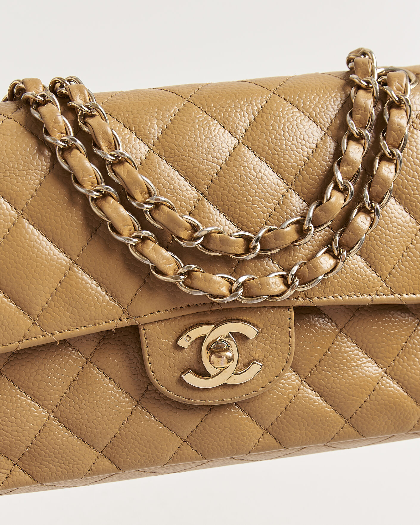 Herren | Pre-Owned & Vintage Bags | Chanel Pre-Owned | Classic Small Double Flap Bag Caviar Leather Beige