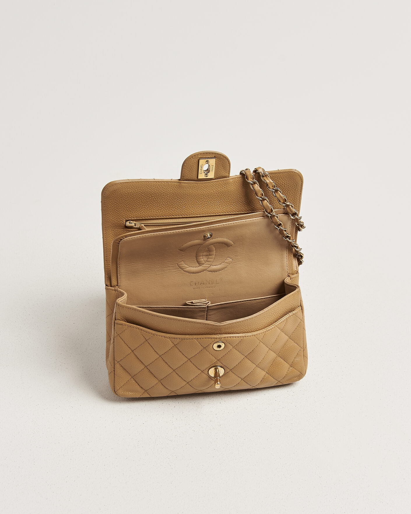 Herren | Pre-Owned & Vintage Bags | Chanel Pre-Owned | Classic Small Double Flap Bag Caviar Leather Beige