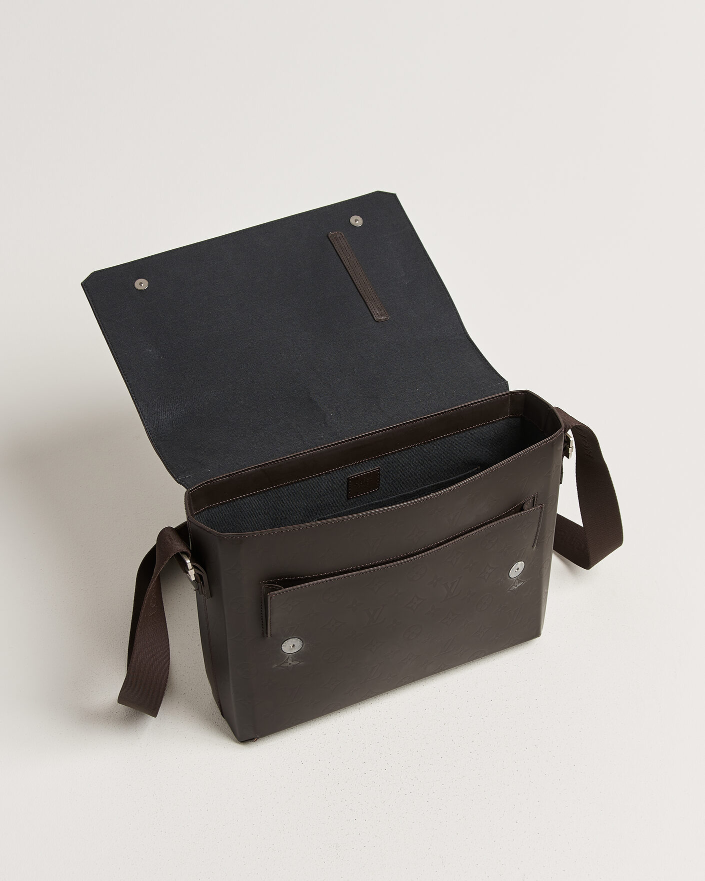 Herren | Pre-Owned & Vintage Bags | Louis Vuitton Pre-Owned | Messenger Bag Monogram Glace Bobby Brown