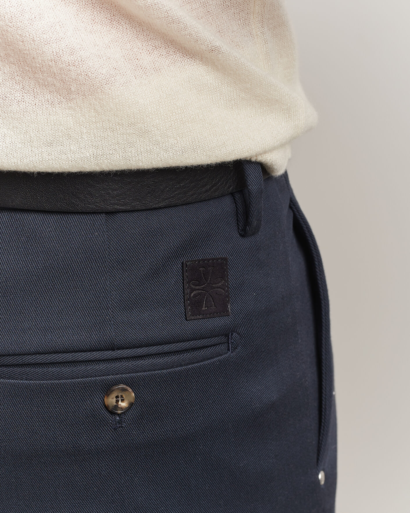 Herren | Hosen | Jacob Cohën | Lucas Pleated Cotton Gabardine Trousers Navy