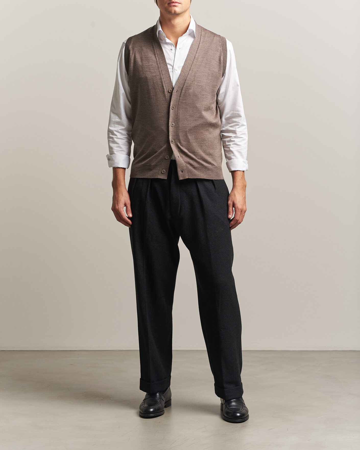 Herren | Pullover | John Smedley | Bolton Extra Fine Merino Waistcoat Mushroom Brown