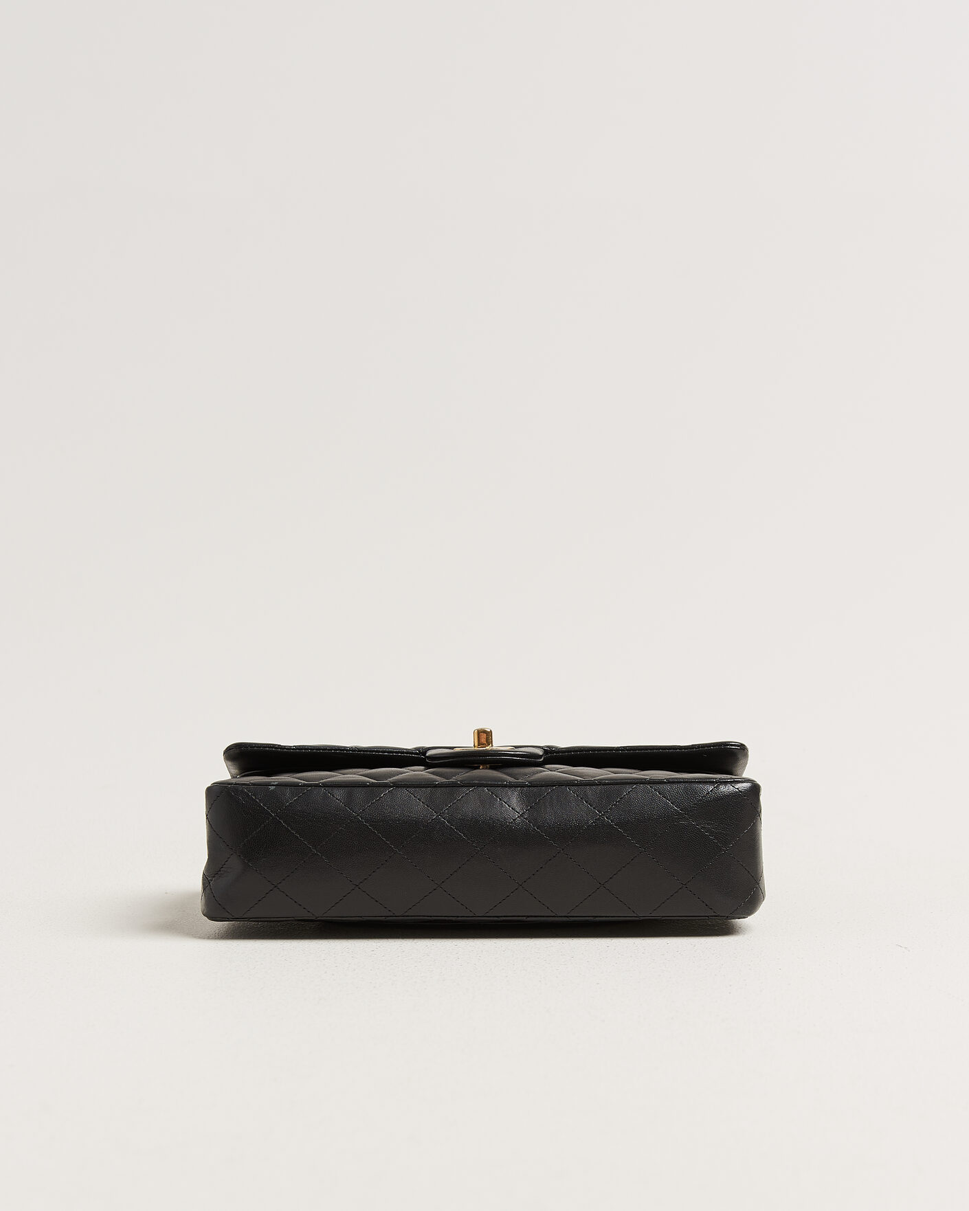 Herren | Pre-Owned & Vintage Bags | Chanel Pre-Owned | Classic Medium Double Flap Bag Lambskin Black