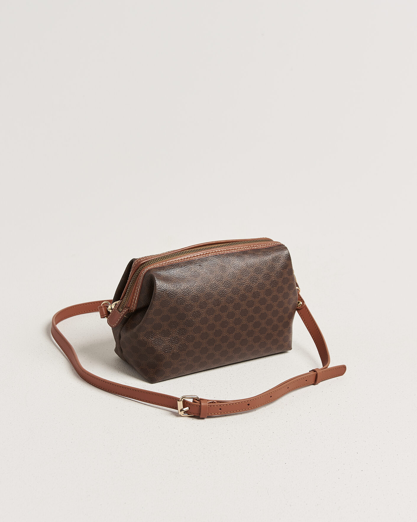Herren | Pre-Owned & Vintage Bags | Celine Pre-Owned | Macadame Pouch Bag Monogram