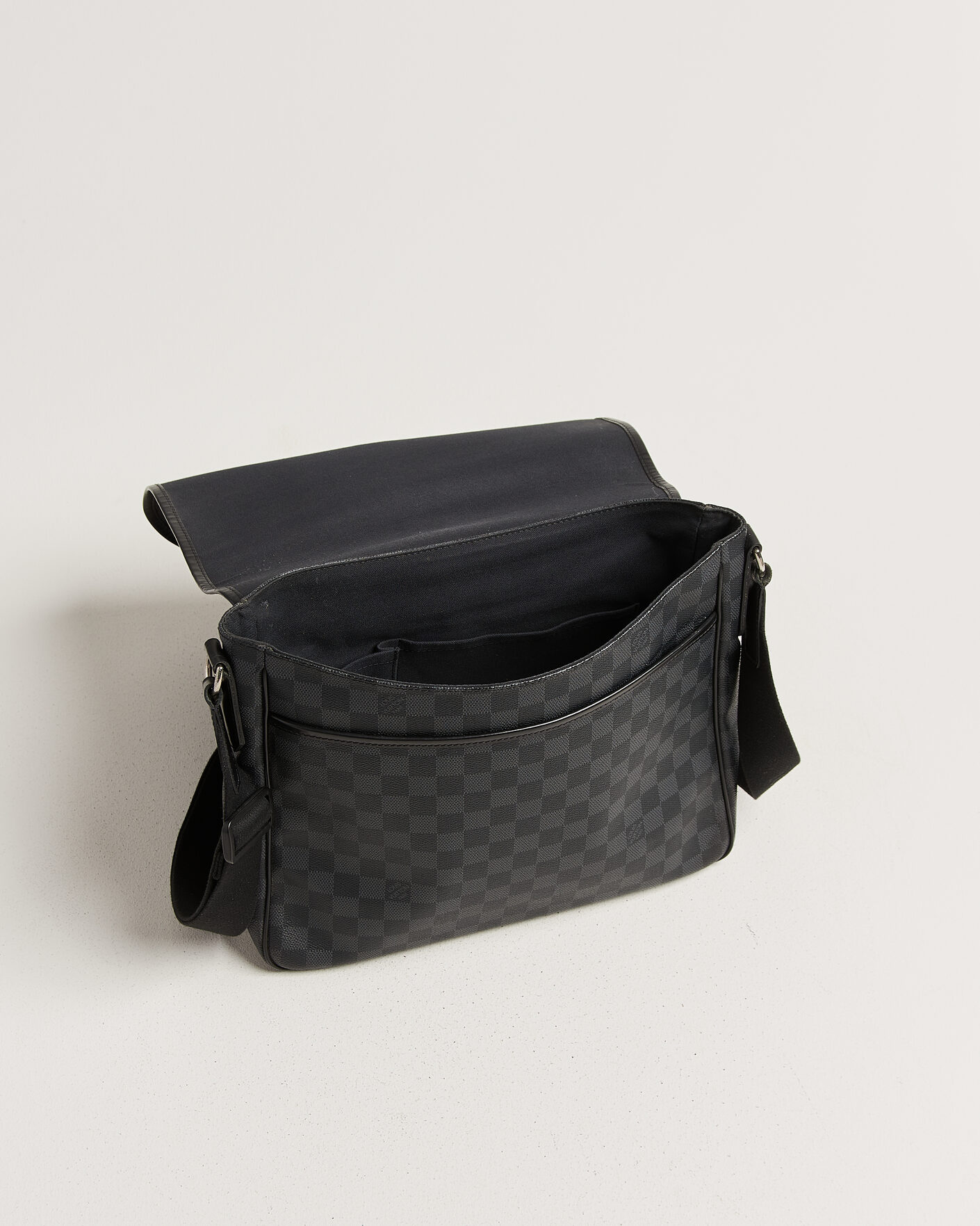 Herren | Pre-Owned & Vintage Bags | Louis Vuitton Pre-Owned | Daniel MM Shoulder Bag Damier Graphite