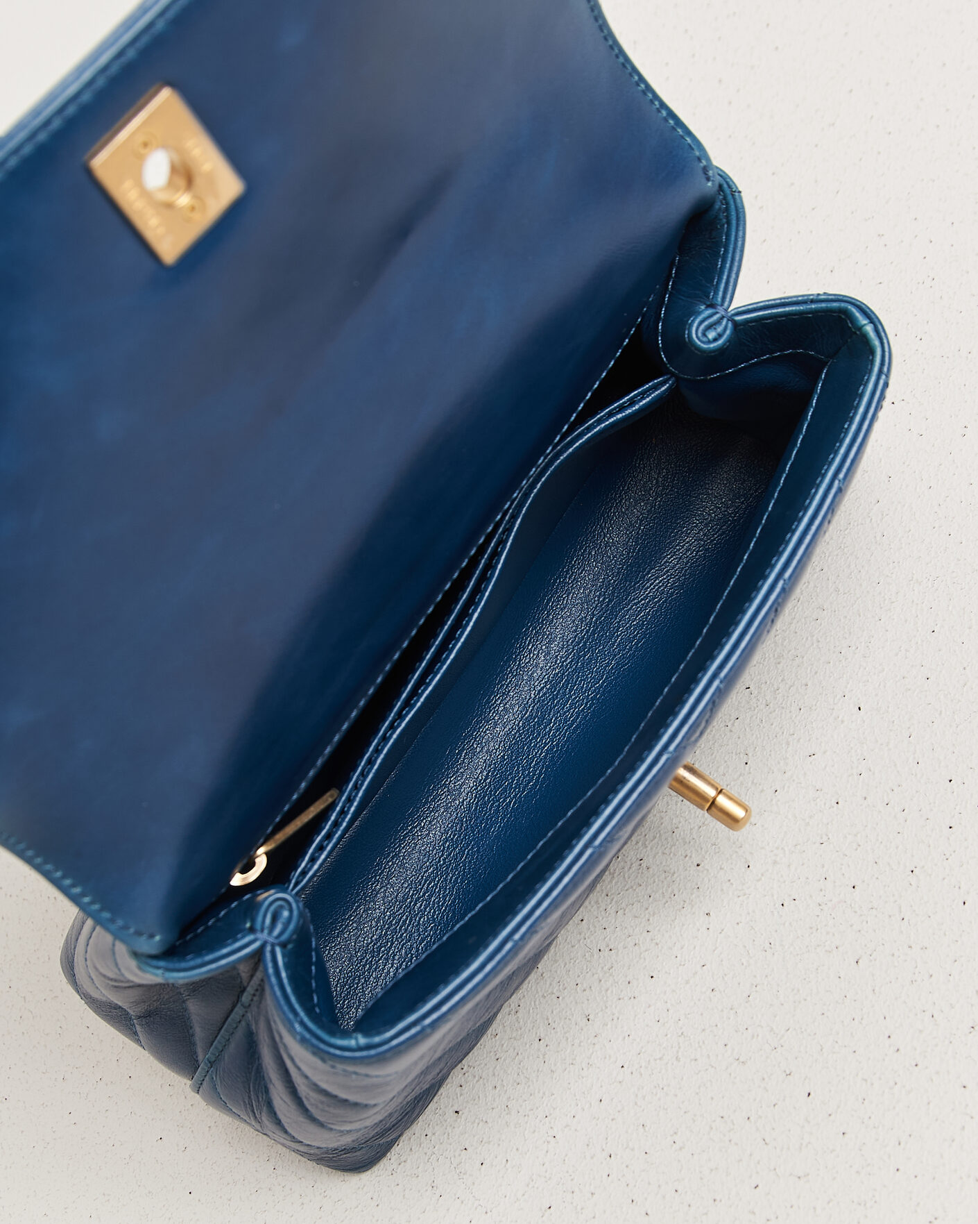 Herren | Pre-Owned & Vintage Bags | Chanel Pre-Owned | Coco Handle Chevron Bag Blue
