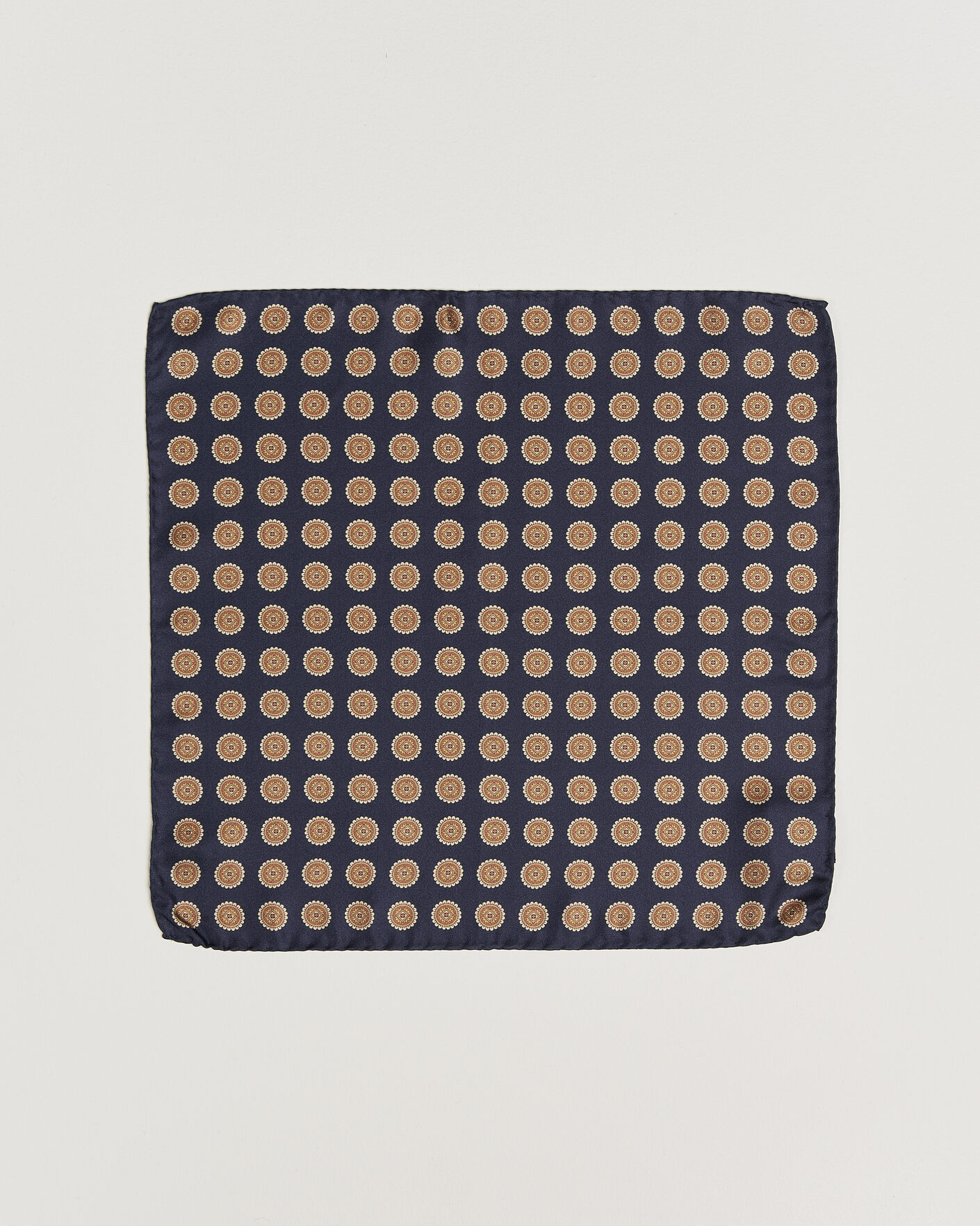 Herren | Einstecktücher | Amanda Christensen | Silk Twill Medallion Pocket Square Navy