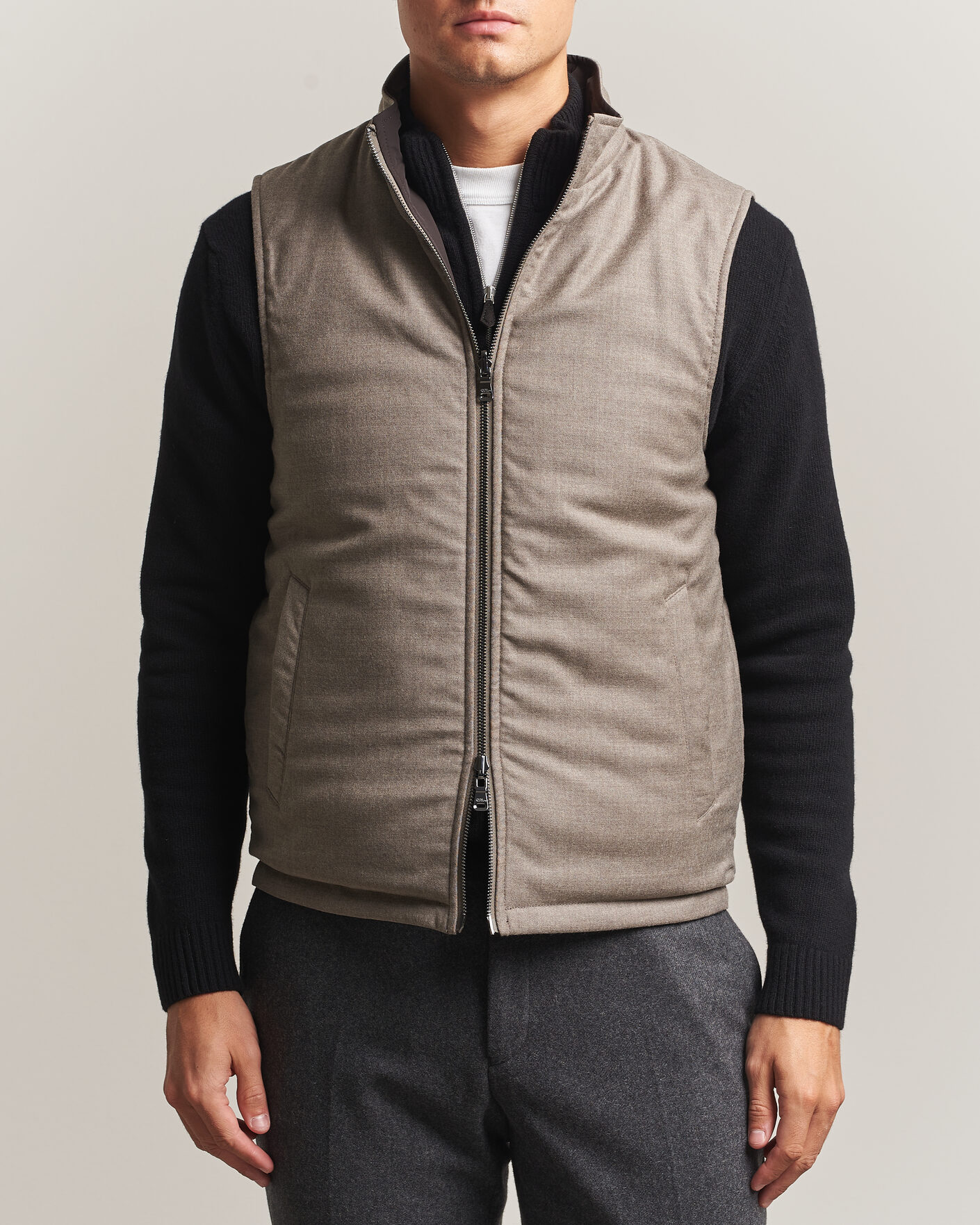 Herren | Westen | Oscar Jacobson | Nylon/Wool Reversible Vest Taupe
