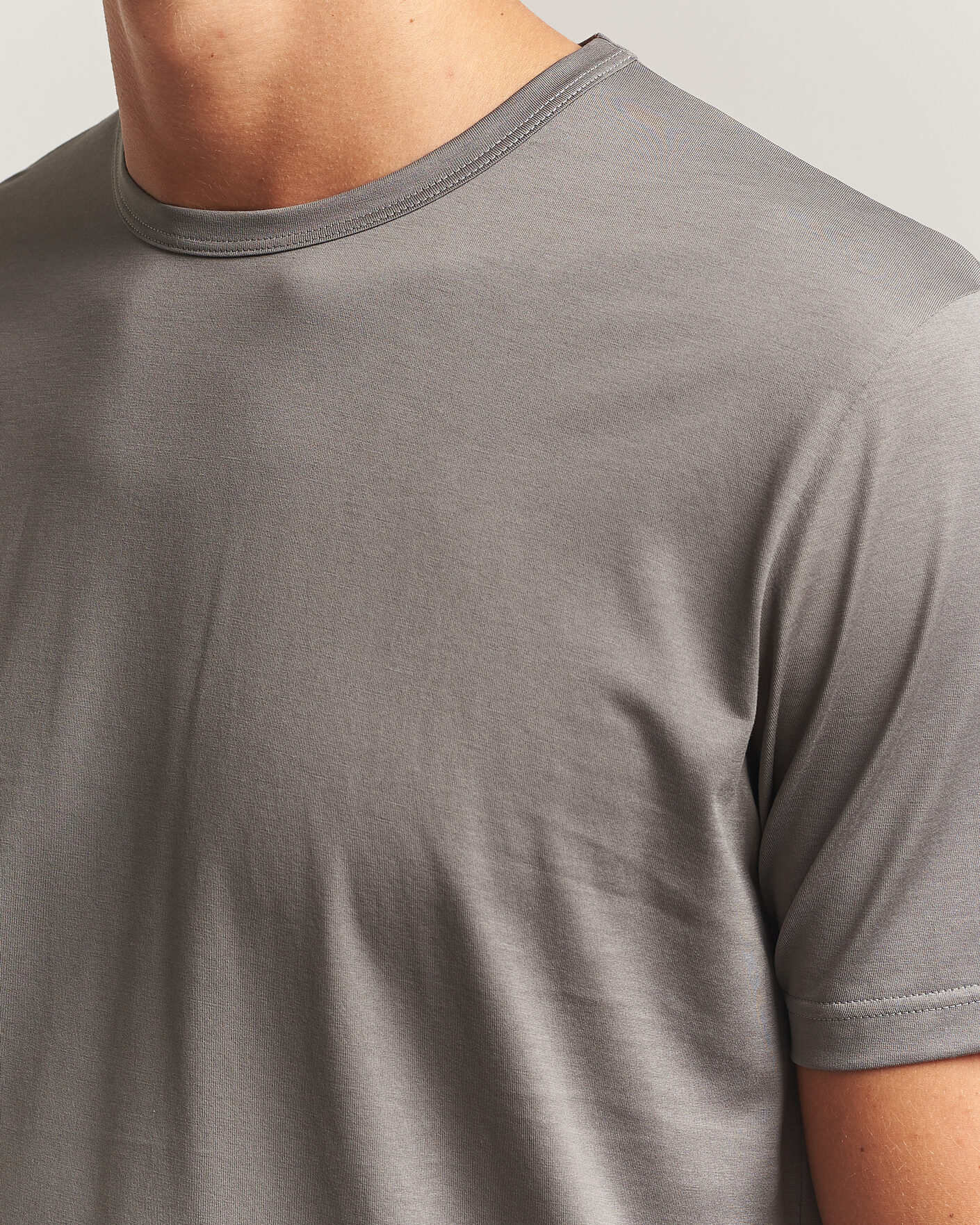 Herren | T-Shirts | Sunspel | Crew Neck Q82 Cotton T-Shirt Smoke Grey