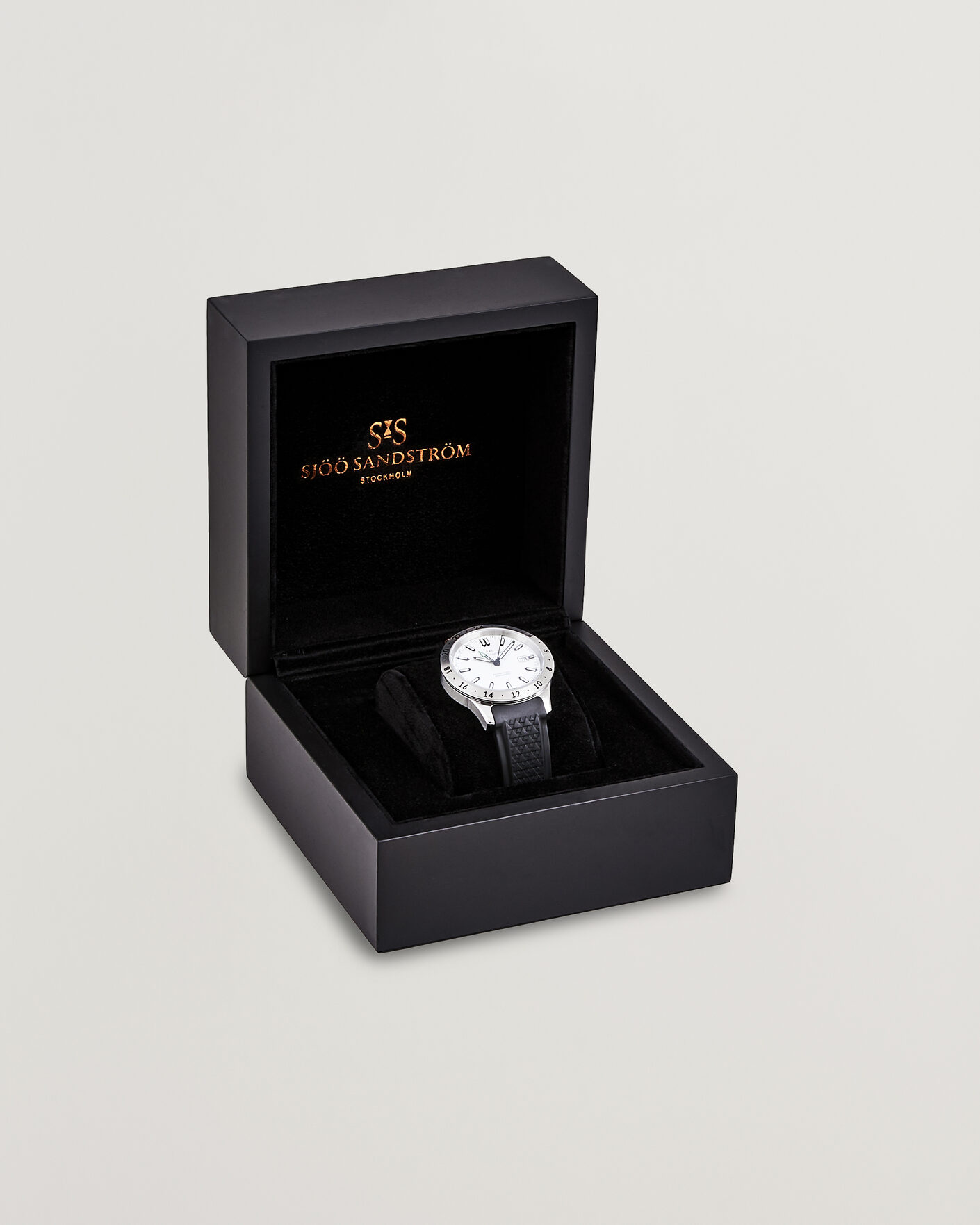Herren | Sjöö Sandström Royal Steel Worldtimer 41mm Black Rubber White Dial | Sjöö Sandström | Royal Steel Worldtimer 41mm Black Rubber White Dial