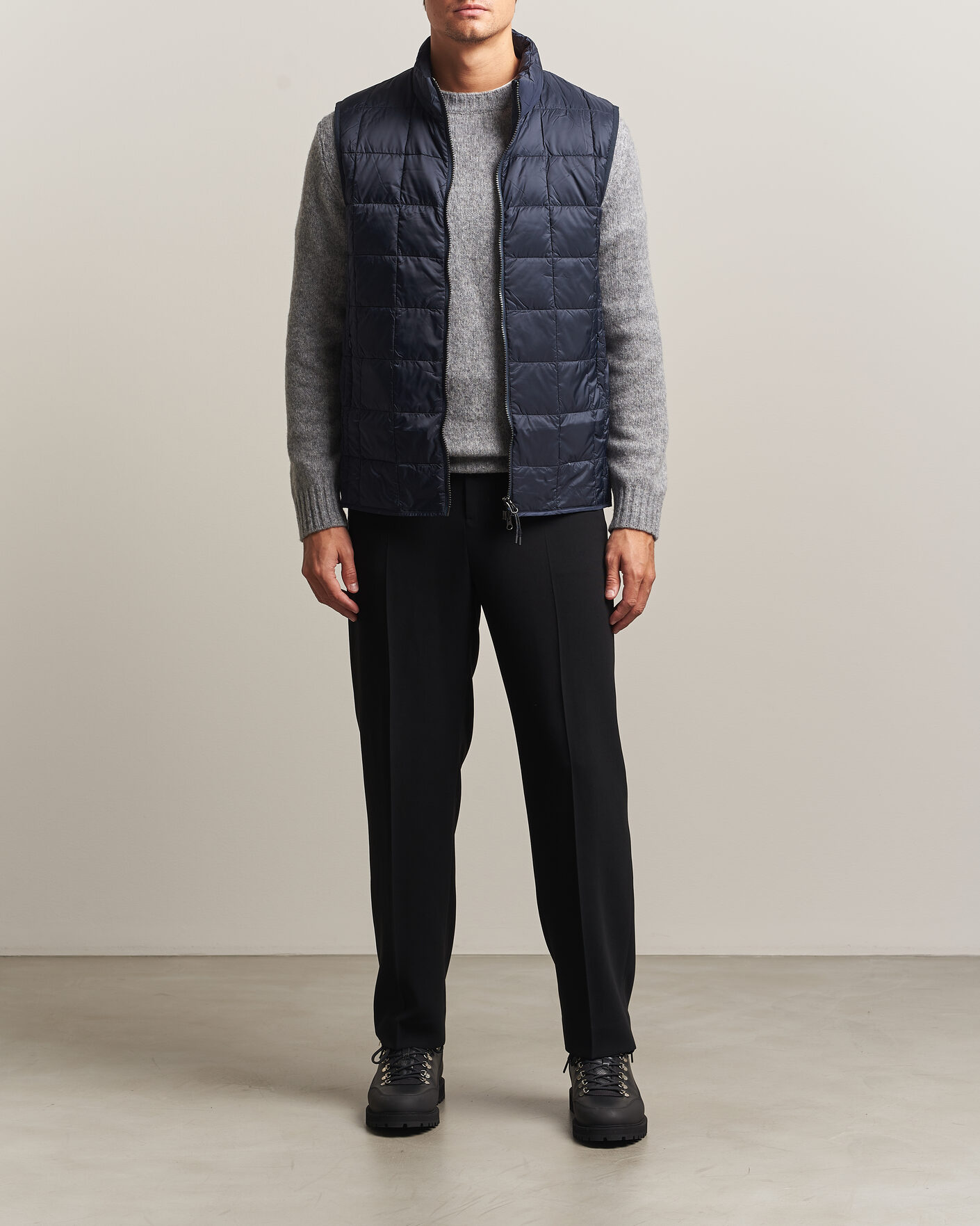 Herren | Westen | TAION | High Neck Full Zip Lightweight Down Vest Dark Navy