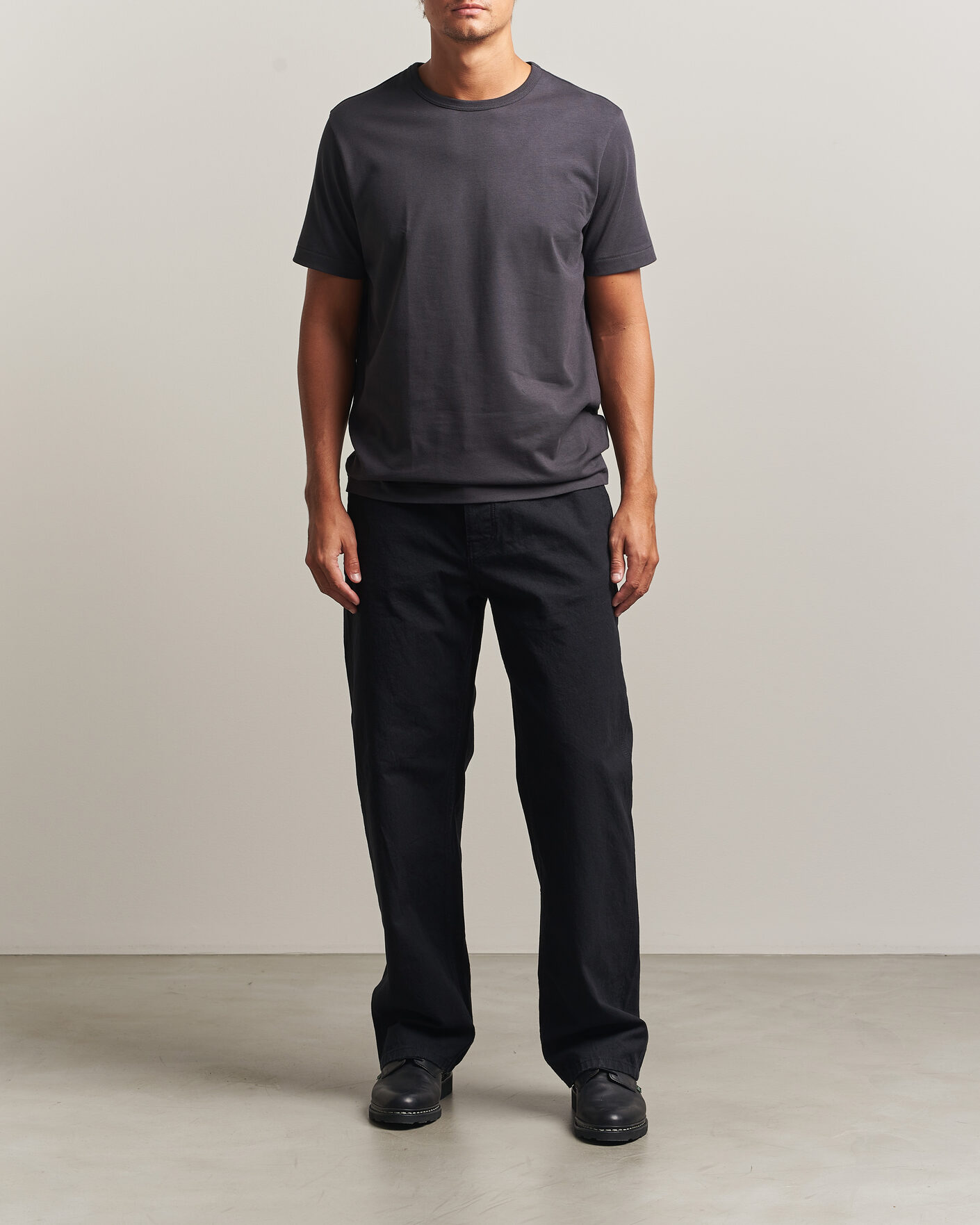 Herren | T-Shirts | Merz b. Schwanen | Classic Fit Sturdy Loopwheeled T-Shirt Charcoal