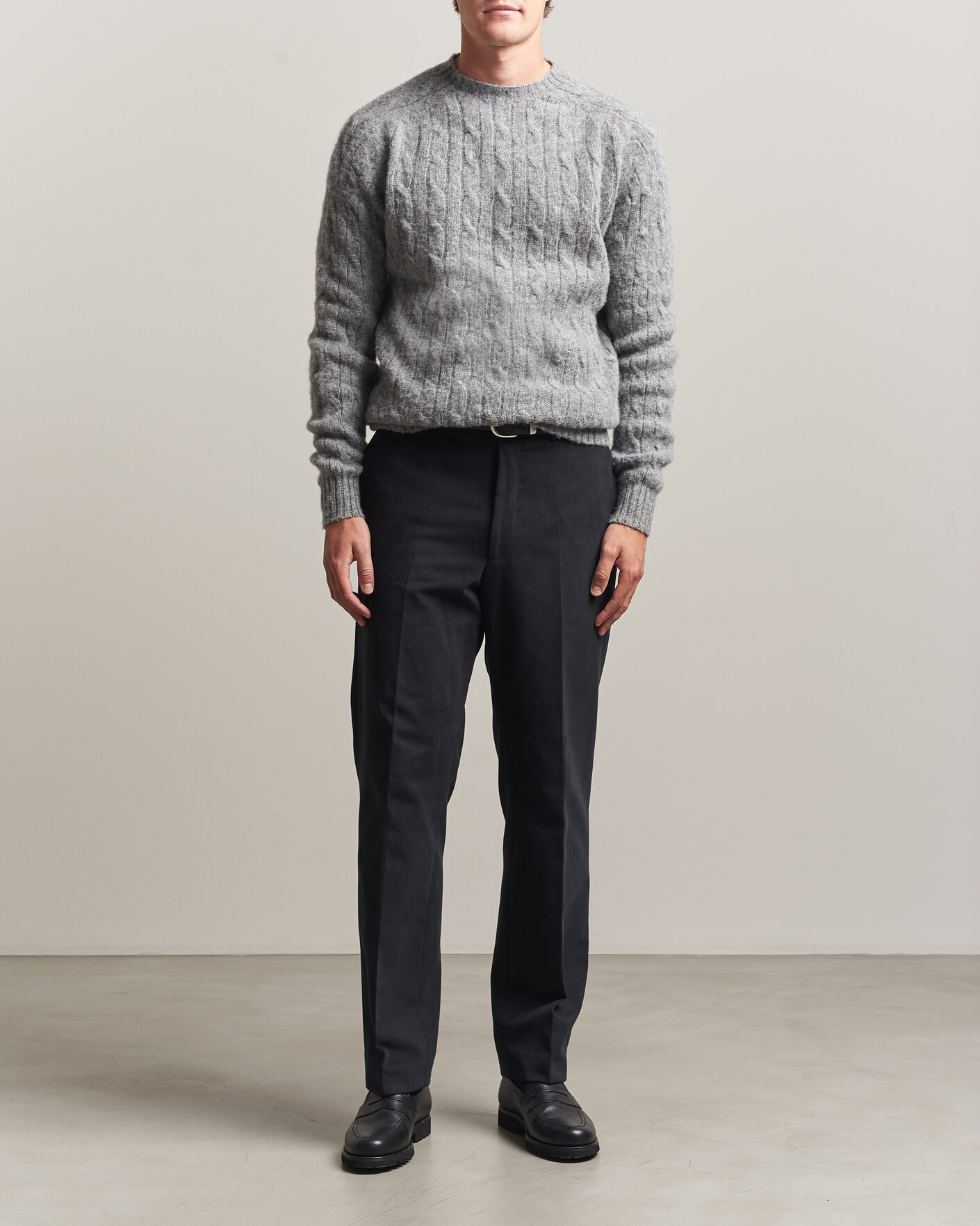 Herren | Pullover | Harley Of Scotland | Brushed Supersoft Lambswool Cable Mid Grey