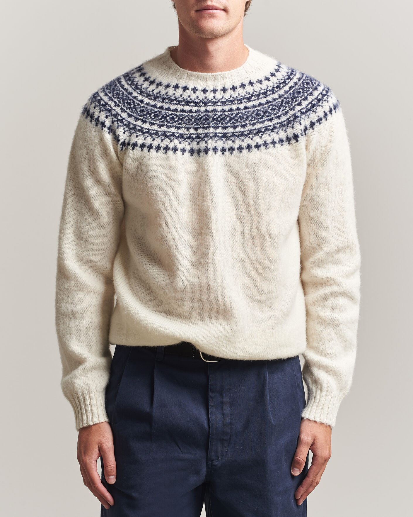 Herren | Pullover | Harley Of Scotland | Brushed Supersoft Lambswool Yolk Fairisle Snow White/Navy