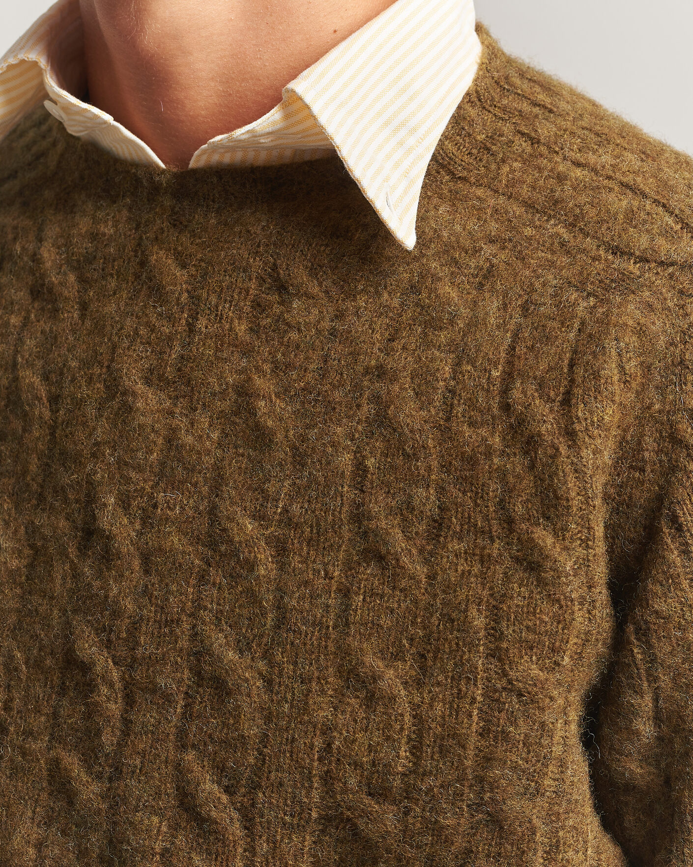 Herren | Pullover | Drake's | Brushed Shetland Cable Crew Moorland Olive