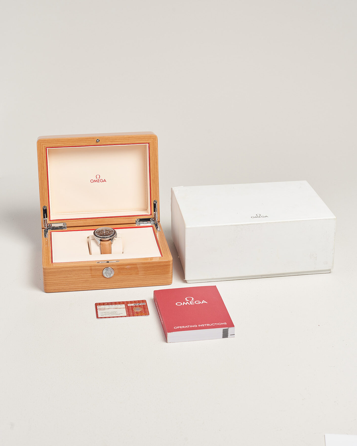 Herren | Pre-Owned & Vintage Watches | Omega Pre-Owned | First Omega in Space 