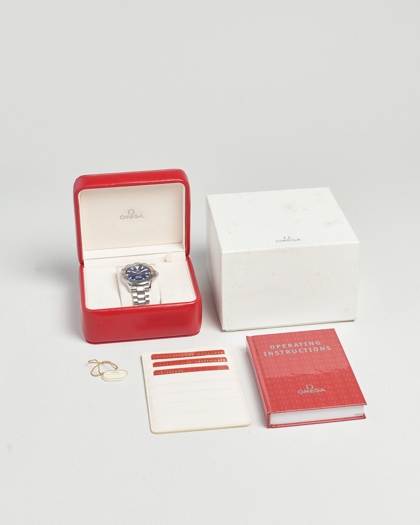 Herren | Pre-Owned & Vintage Watches | Omega Pre-Owned | Seamaster 300M Electric Blue 