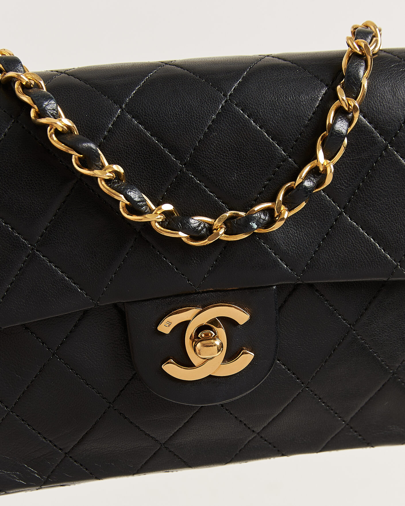 Herren | Pre-Owned & Vintage Bags | Chanel Pre-Owned | Classic Mini Square Single Flap Bag Lambskin Black