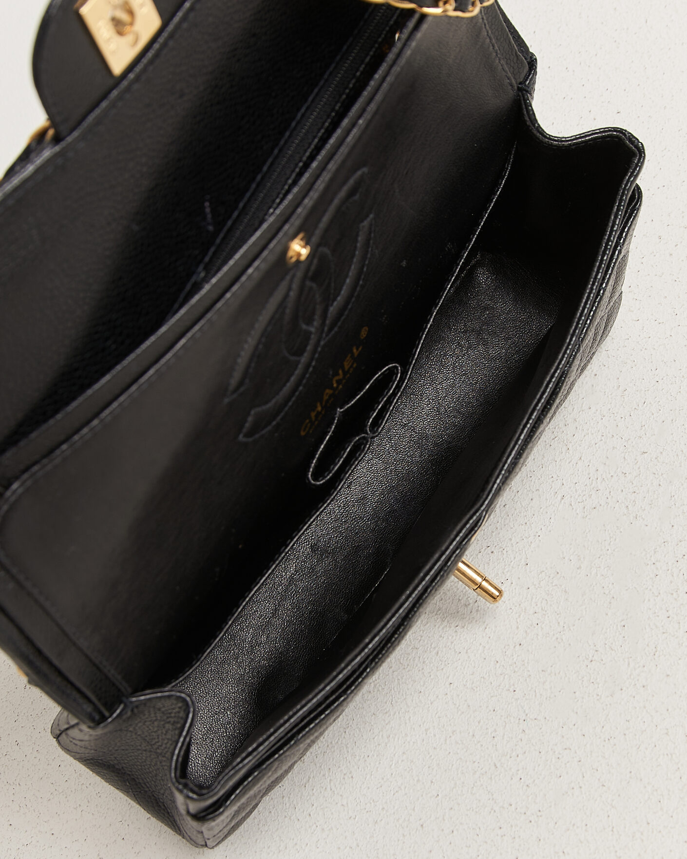 Herren | Pre-Owned & Vintage Bags | Chanel Pre-Owned | Classic Medium Double Flap Bag Caviar Black