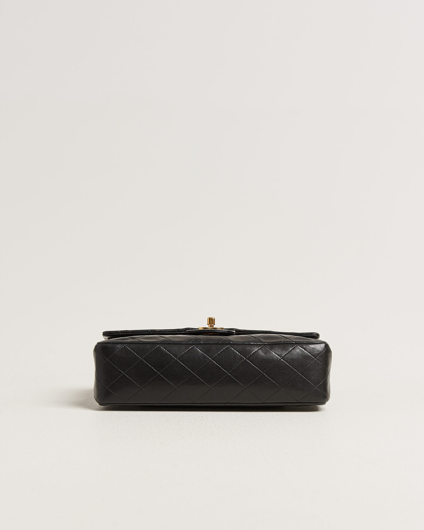 Herren | Pre-Owned & Vintage Bags | Chanel Pre-Owned | Classic Medium Double Flap Bag Lambskin Black