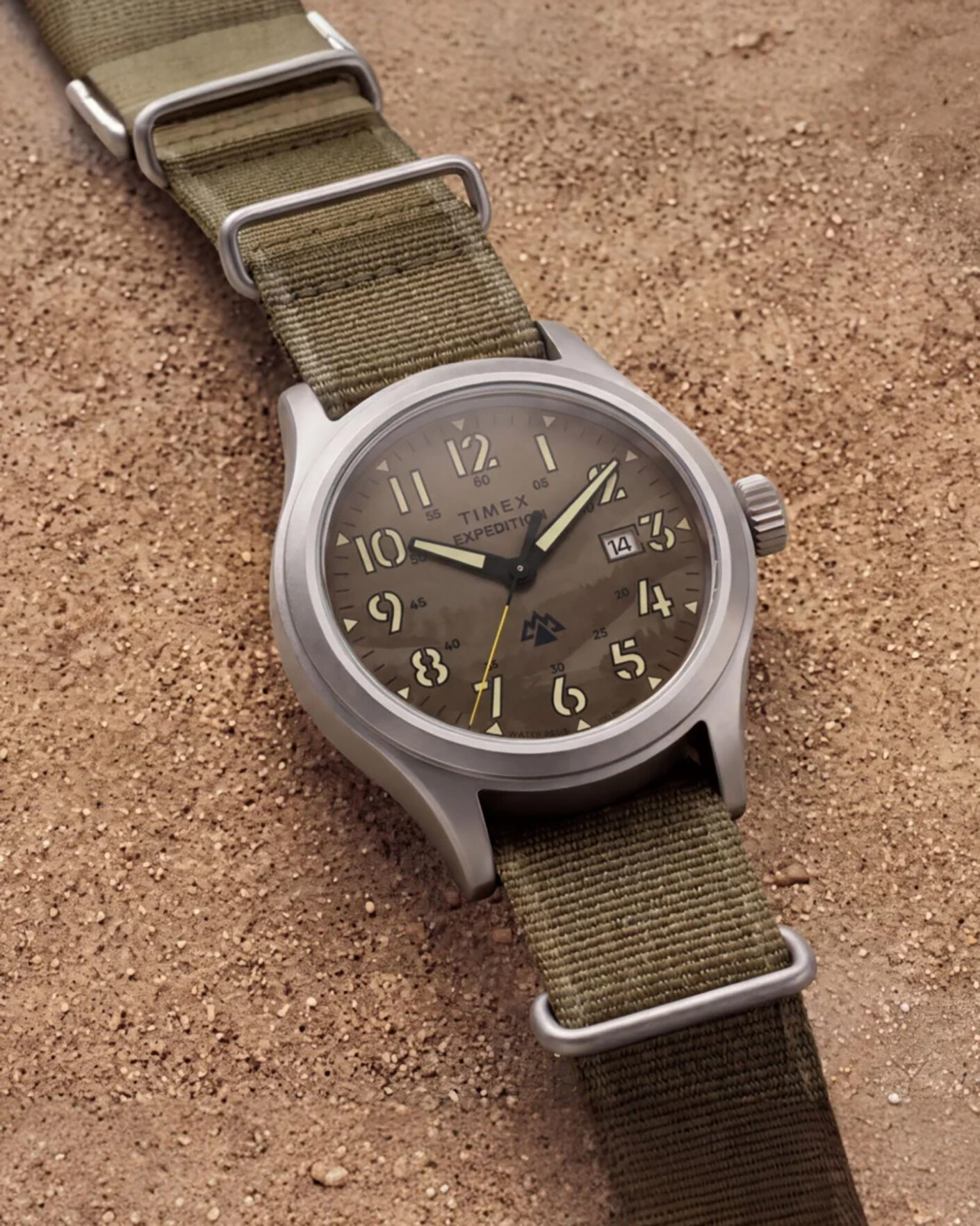 Herren | Timex Expedition Sierra Fabric Strap 40mm Khaki Camo Dial | Timex | Expedition Sierra Fabric Strap 40mm Khaki Camo Dial