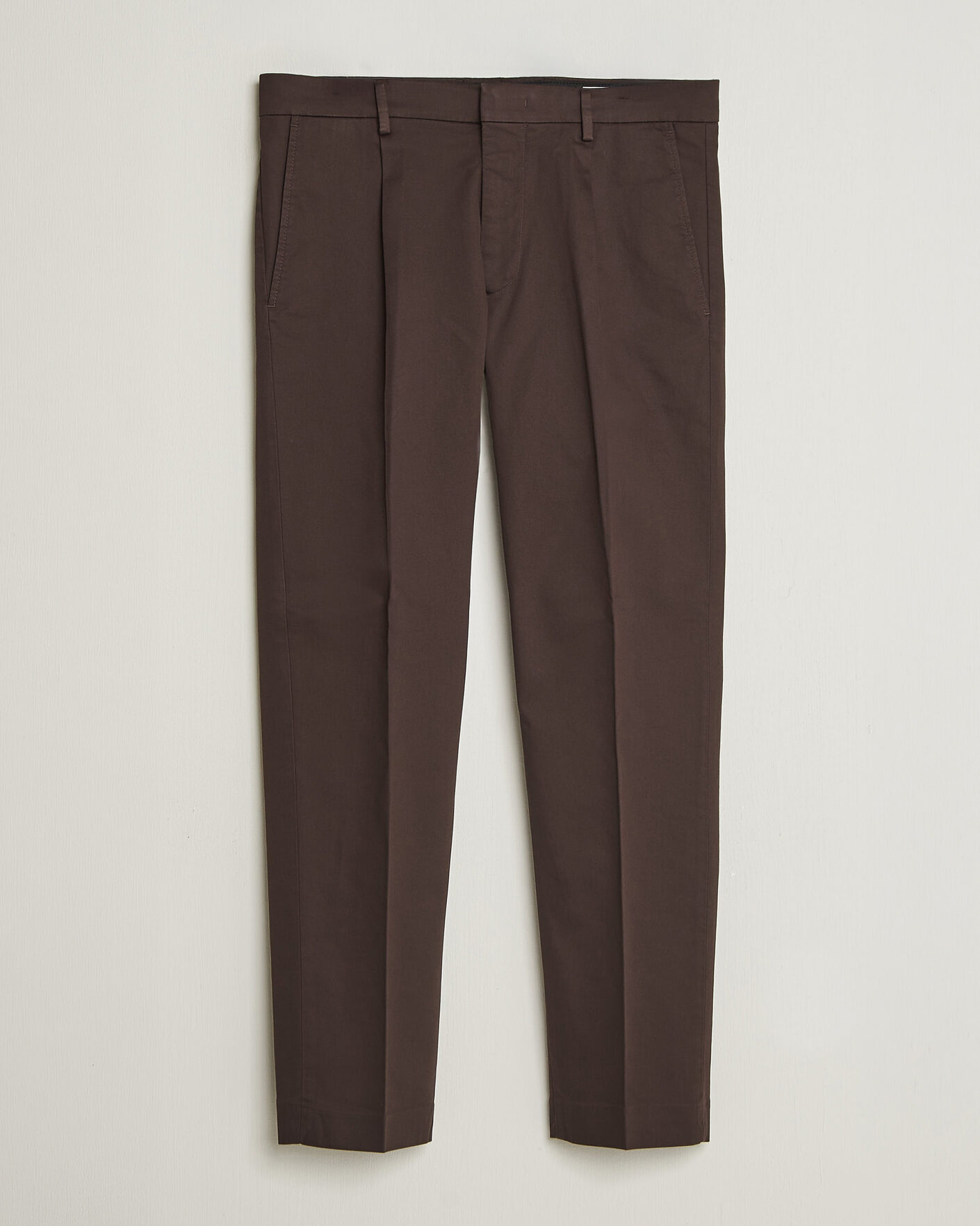 Herren | Hosen | NN07 | Bill Pleated Cotton Chinos Deep Truffle