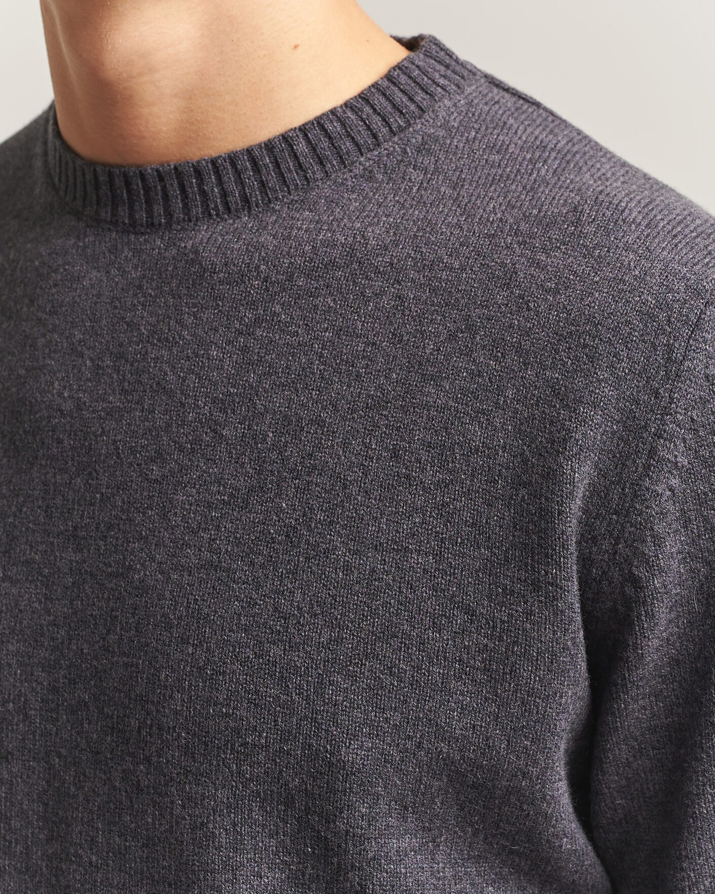 Herren | Pullover | Stenströms | Knitted Lambswool Crew Neck Dark Grey Melange