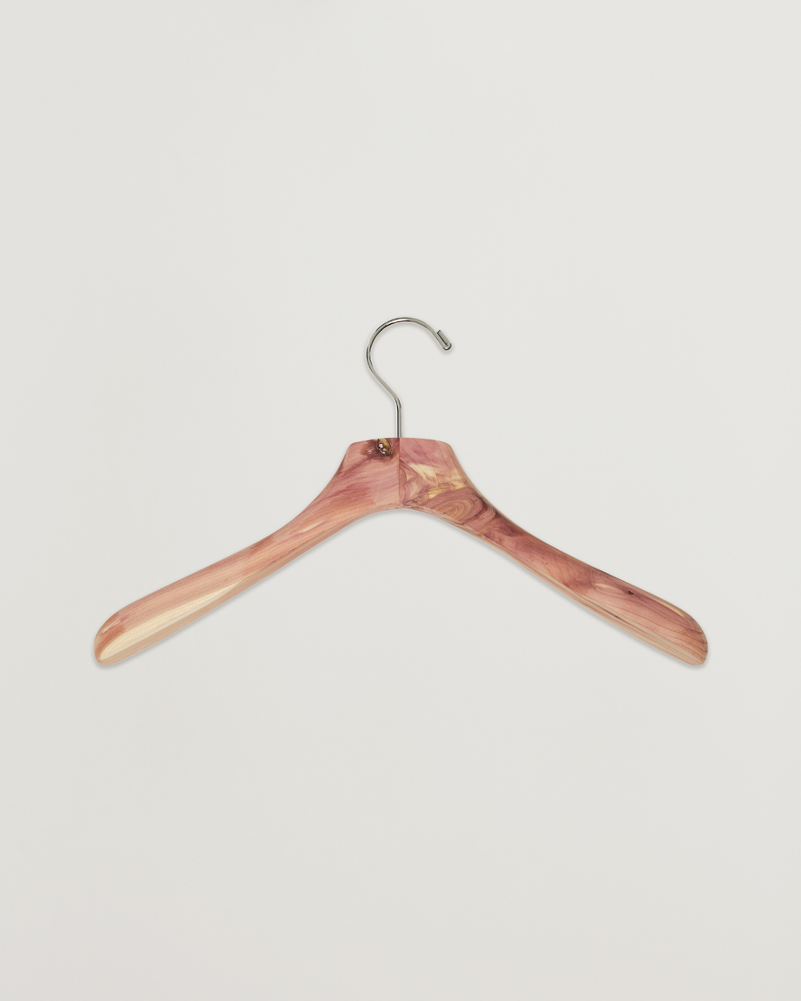 Herr | Galgar | Care with Carl | 6-Pack Cedar Wood Jacket Hanger