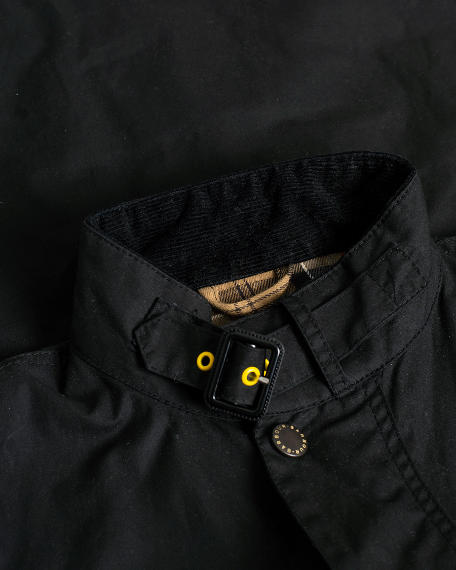 Herren | Barbour International Slim Wax Jacket Black | Pre-owned | Barbour International Slim Wax Jacket Black