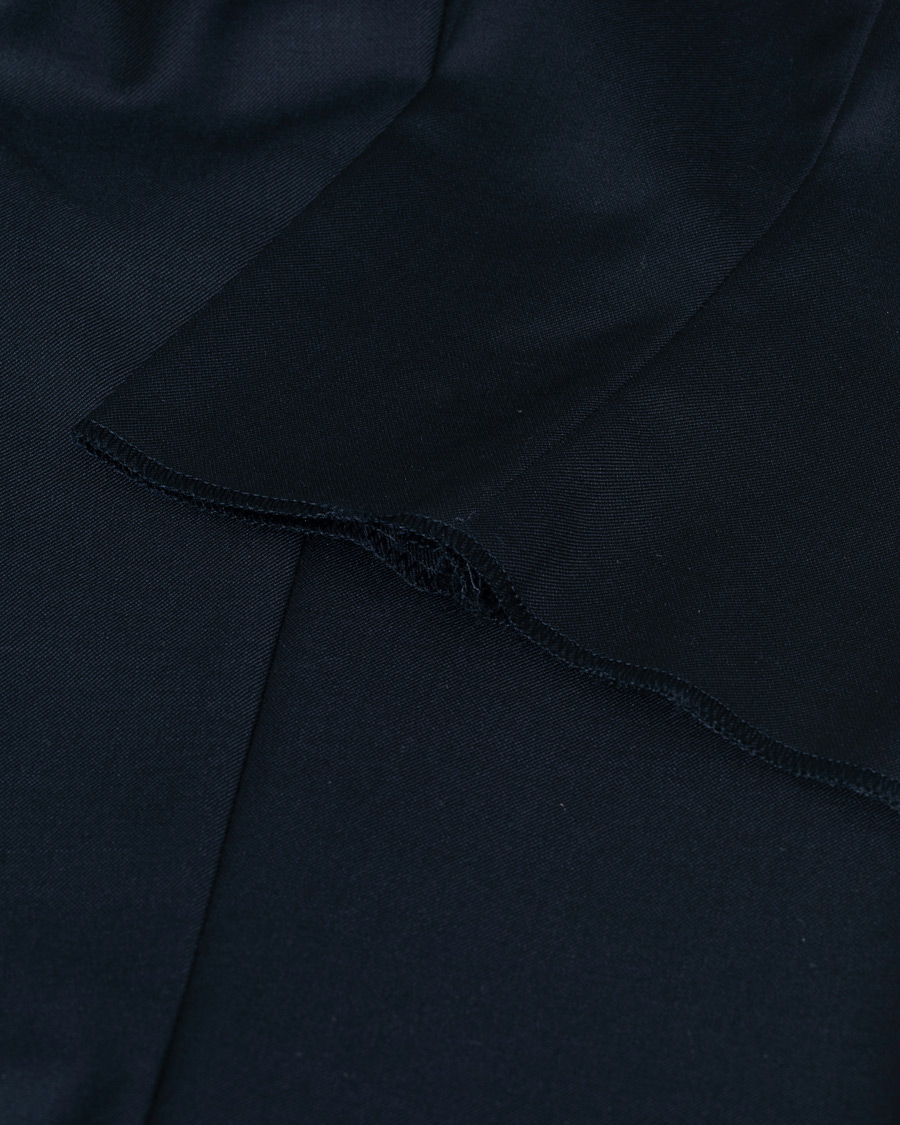 Herren | Giorgio Armani Tapered Wool/Cashmere Gabardine Trousers Navy | Pre-owned | Giorgio Armani Tapered Wool/Cashmere Gabardine Trousers Navy