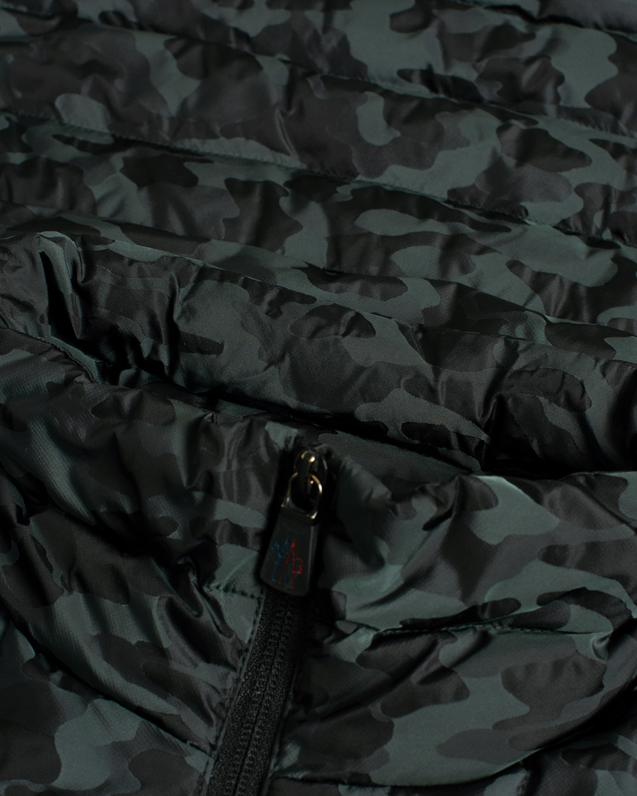 Herren | Moncler Grenoble Camo Down Jacket Black 1 - S | Pre-owned | Moncler Grenoble Camo Down Jacket Black 1 - S