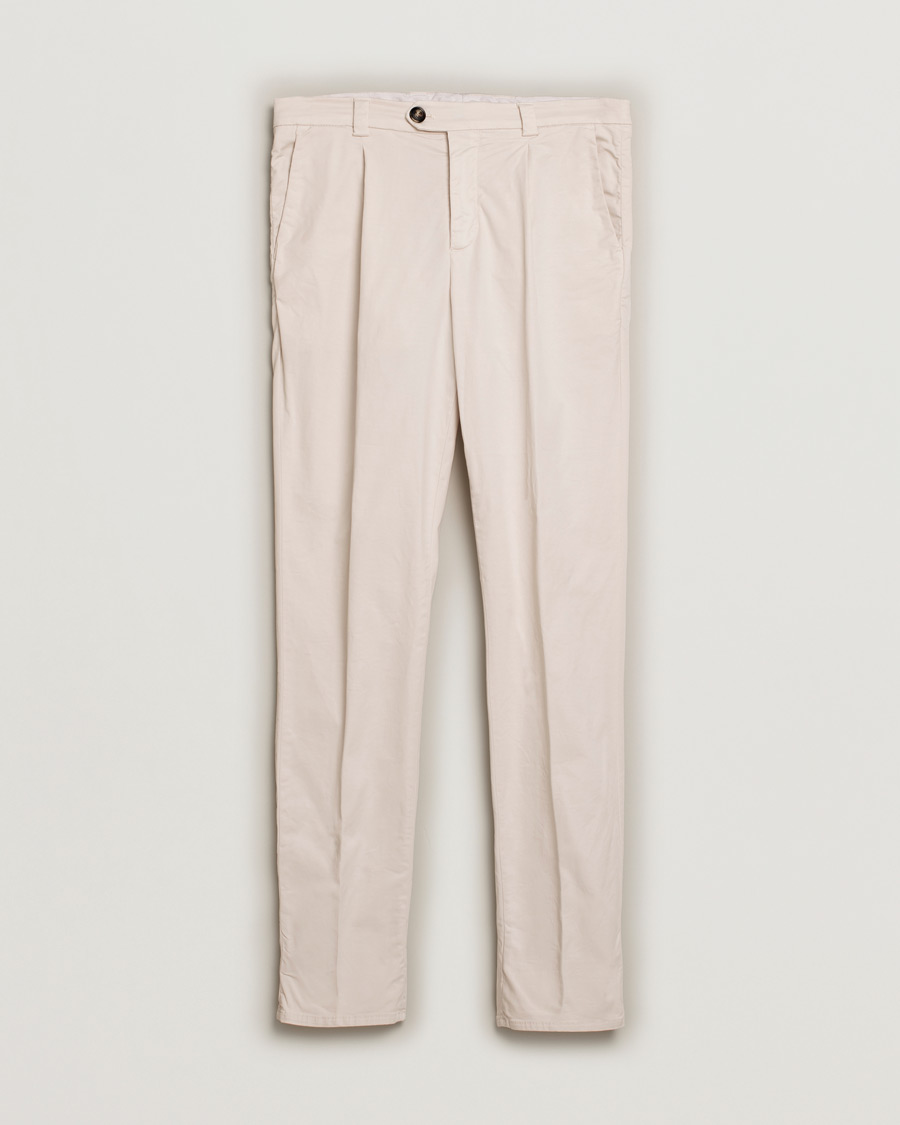 Herren | Brunello Cucinelli Slim Fit Pleated Trousers Off White | Pre-owned | Brunello Cucinelli Slim Fit Pleated Trousers Off White
