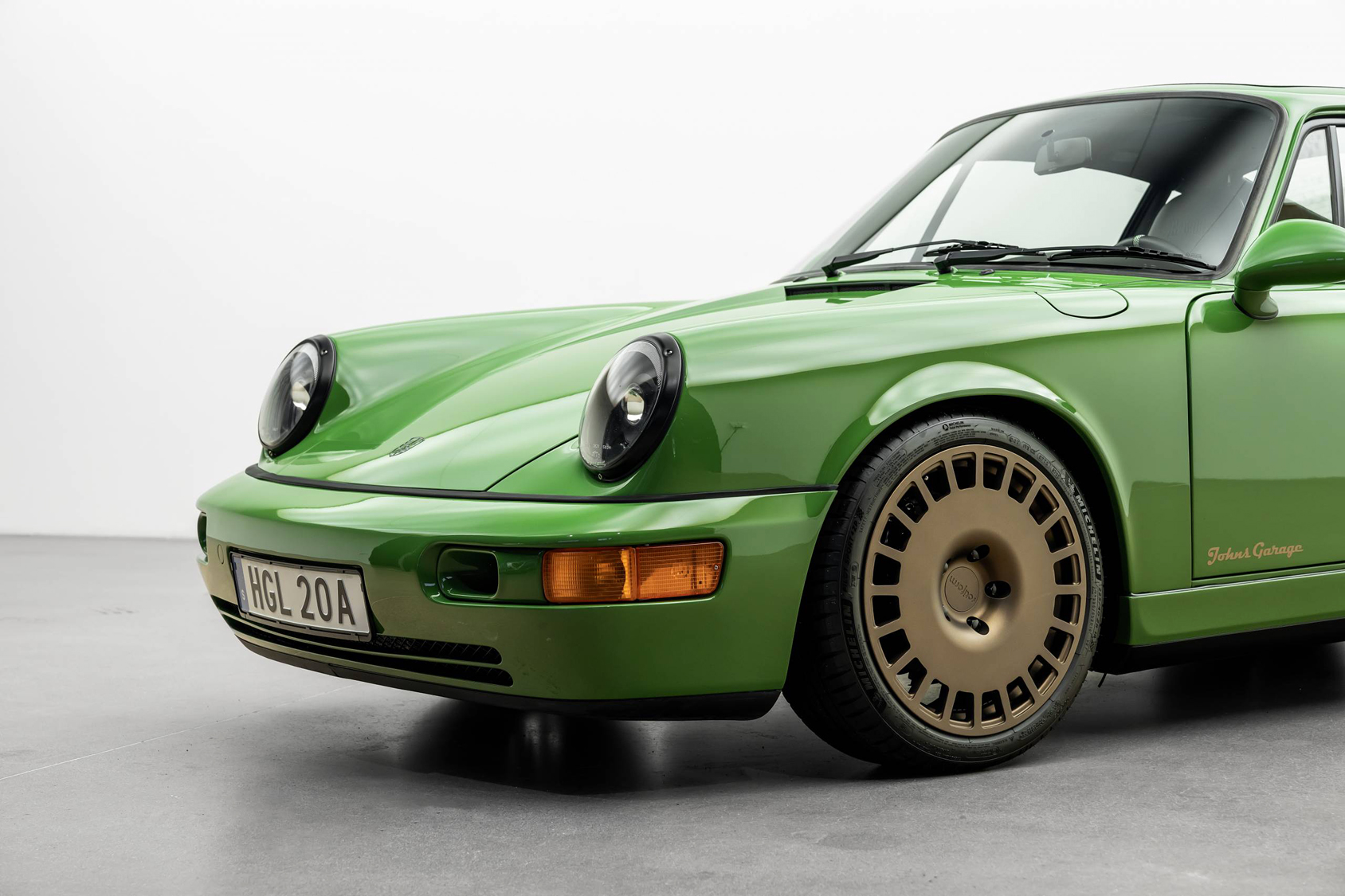 Herren | | Pre-Owned & Vintage Cars | Porsche 911 Carrera 4 “Redrum”