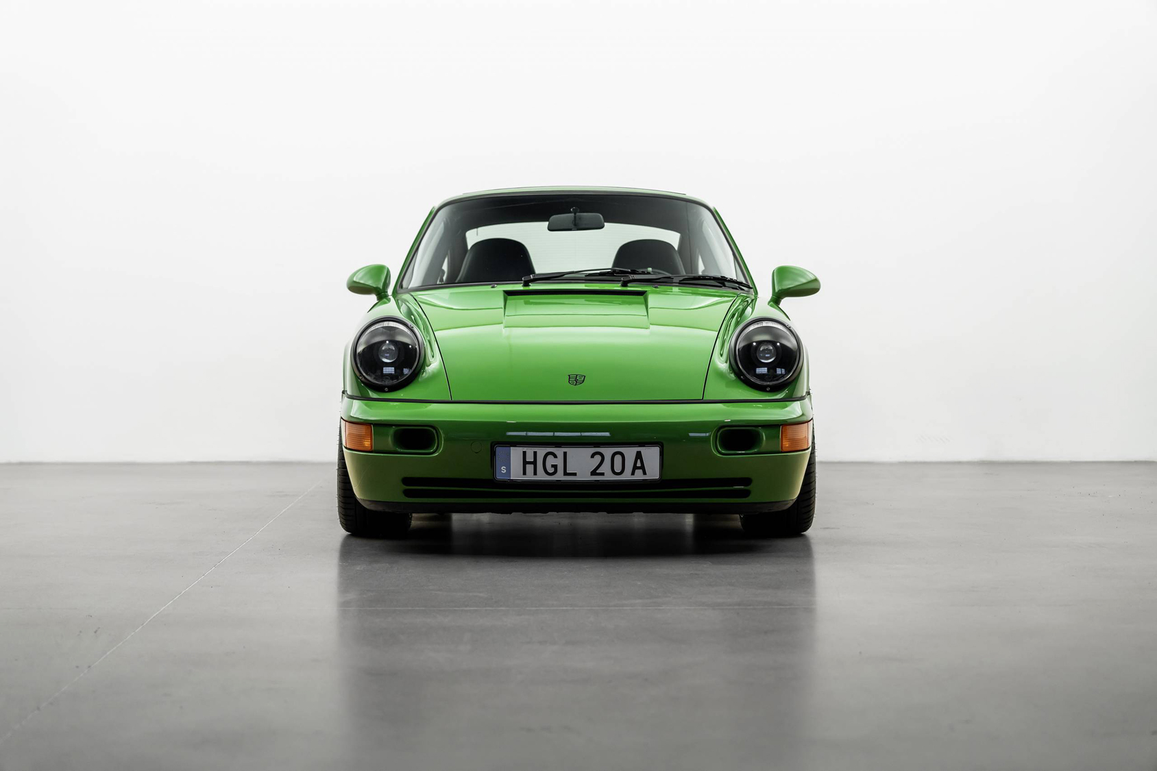 Herren | | Pre-Owned & Vintage Cars | Porsche 911 Carrera 4 “Redrum”