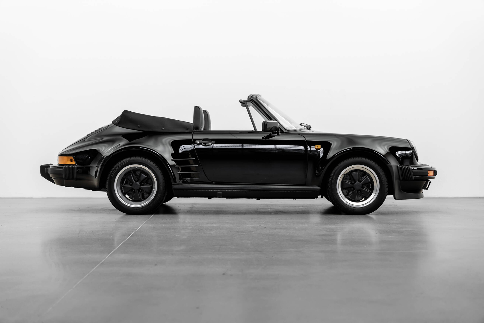 Herren | | Pre-Owned & Vintage Cars | Porsche 911 Carrera WTL Cab